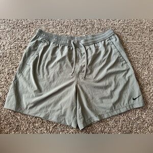 Men’s NIKE DRI FIT Athletic Active Flow Shorts Mesh Pockets Size 2XL